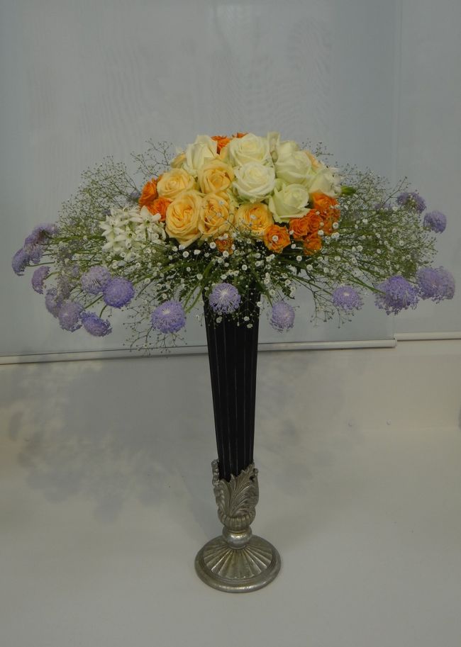 バラがこんなにも使われて幸せ〜