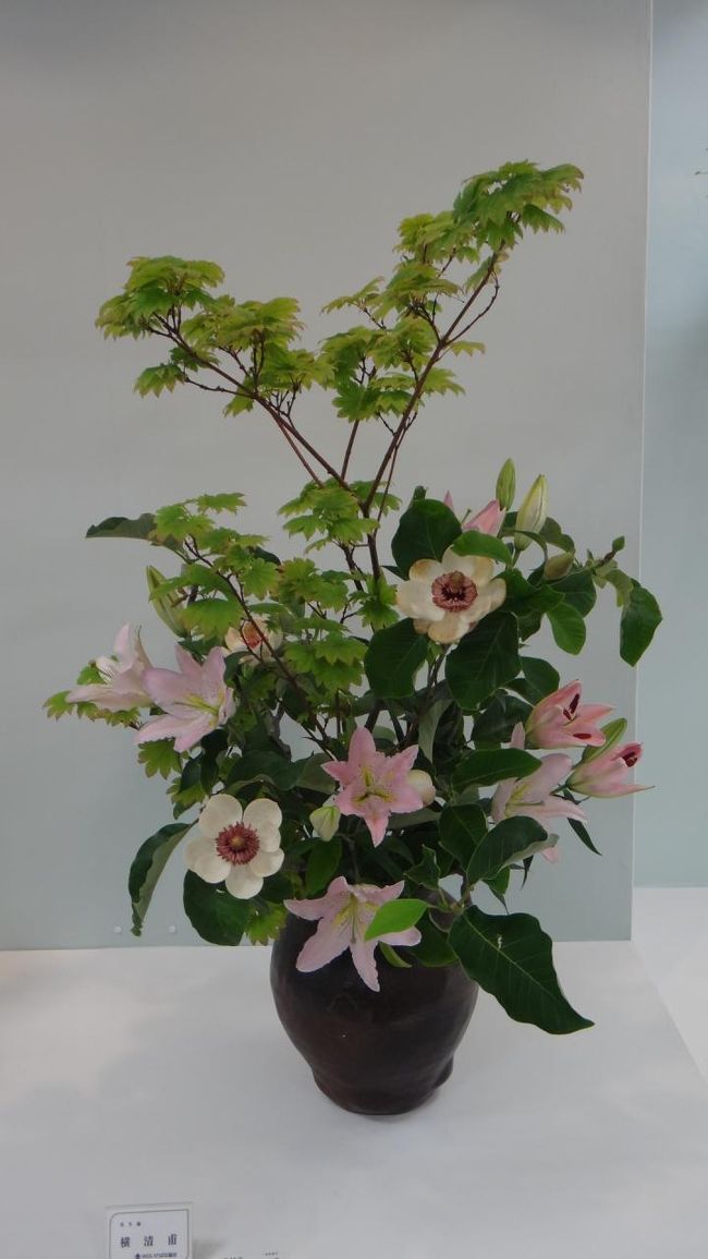 みどりも花も主張してる