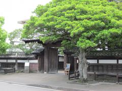 この荘厳な屋敷は「稲葉家下屋敷・旧平井家住宅」。

江戸時代より臼杵を統治してきた藩主稲葉家の下屋敷です。