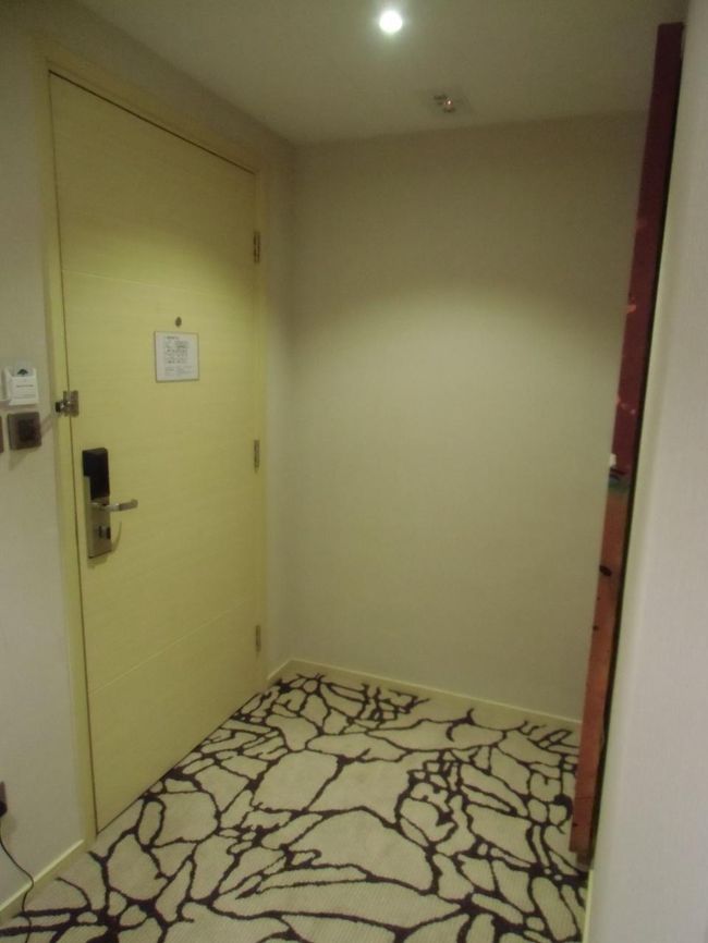 角部屋なので、玄関周りが広い