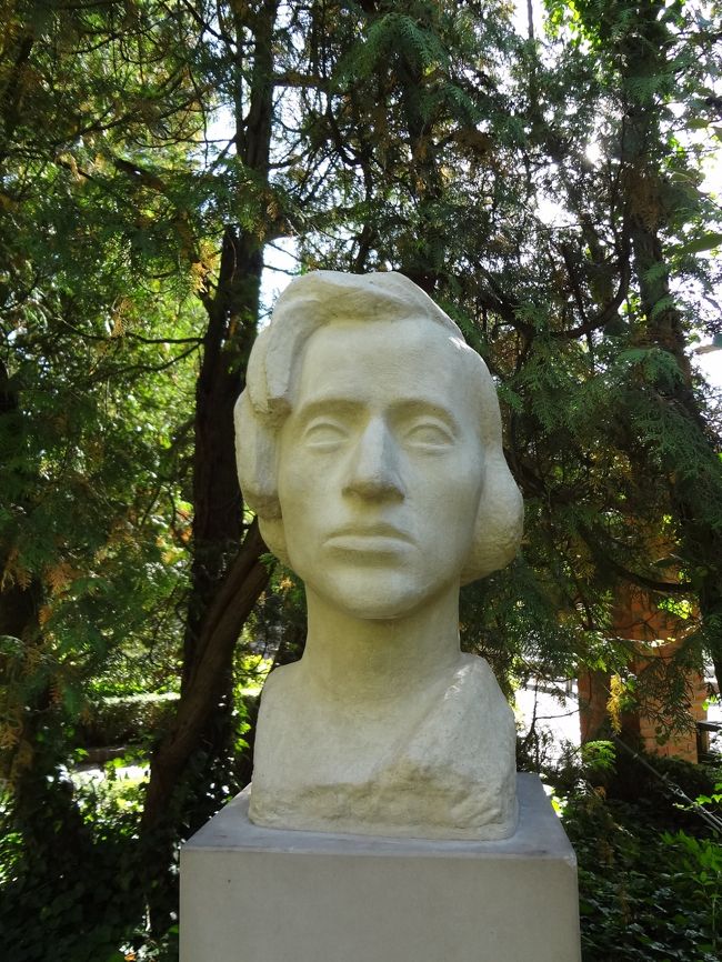 二つ目のモニュメント。