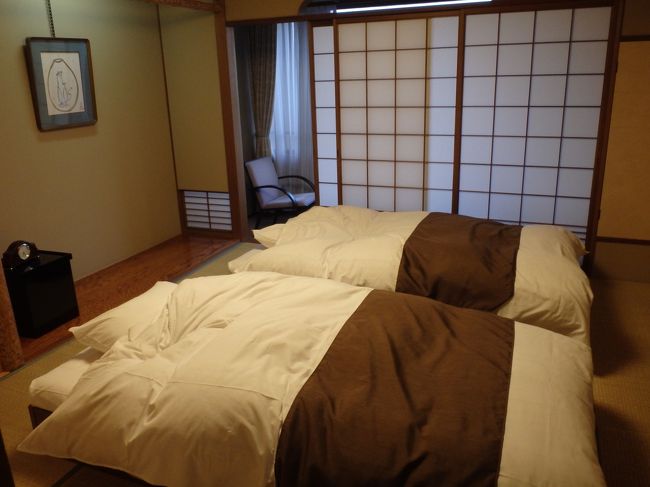 こちらはベッドの部屋。