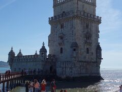 ジェロニモス修道院と一緒に1983年に世界遺産に登録されてます。