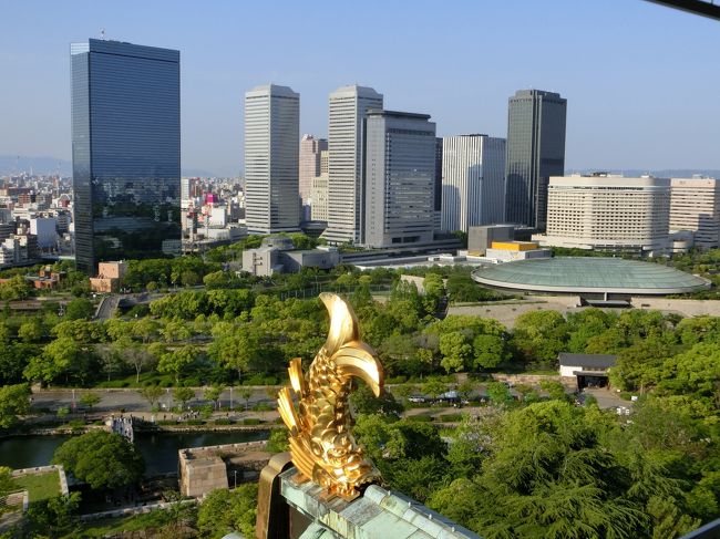 こちらは京橋方面です。<br />右中ほどにひらべったいのが、大阪城ホールです。<br />その後方の白い建物が後半に宿泊をするニューオータニ大阪です。