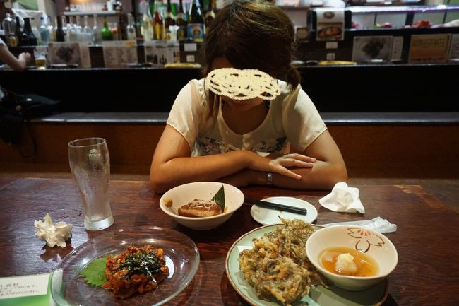 最後の夜だからって、たくさん頼んでしまった。<br />好きな沖縄料理を頼みまくり。写真に写ってないものも頼んでます。<br /><br />二人なのに頼みすぎた。<br />お腹ぱんぱん！汗<br /><br />このあとは、歌が諦めきれなくて、カラオケに。笑<br />沖縄関連の歌を歌っていきました！<br />