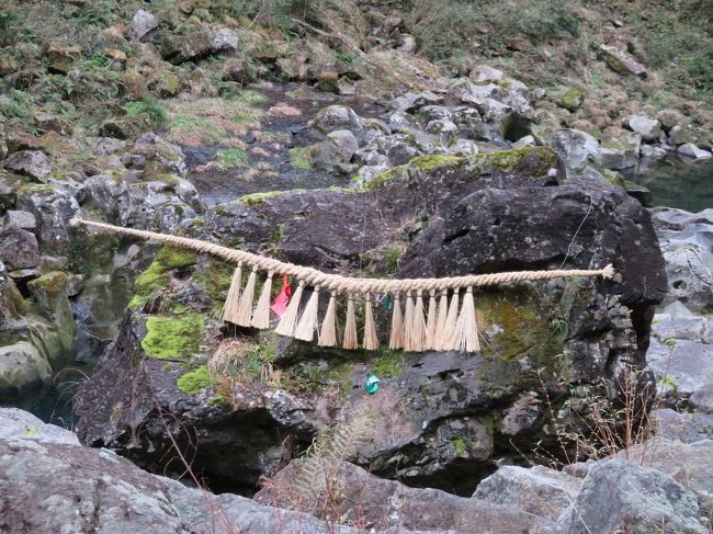 鬼八の力石。<br />200tもあるそうです。