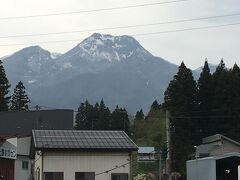 妙高高原駅から妙高山。