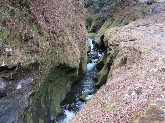 岩の削られ方が凄い。