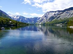 ボーヒン湖。
規模は想像していたよりも小さいのですが、湖の色や奥行きのある湖と山並みのハーモニーが本当に美しい。