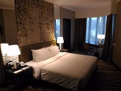 さて、ゲンティンハイランドでカジノを堪能した後は、クアラルンプールに向かいました。

ブキッビンタンにある、ドーセットホテルにチェックイン。

こちら、なかなかいい部屋でした。