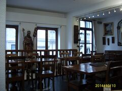 前回は入れなかったワッフルのダンドアへ。人が誰もいない。。