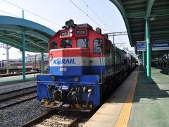 　木浦駅です。
　これから乗る「ムグンファ1954号」釜田行きです。