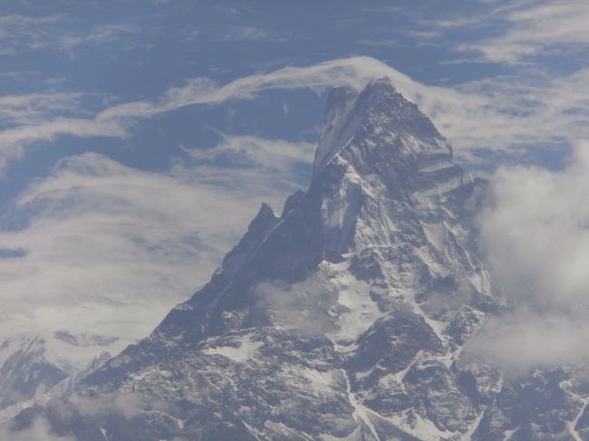 マチャプチャレがハイキング中顔を見せてくれました。雨季だというのになんと言うことでしょう。別名魚の尻尾というそうです。