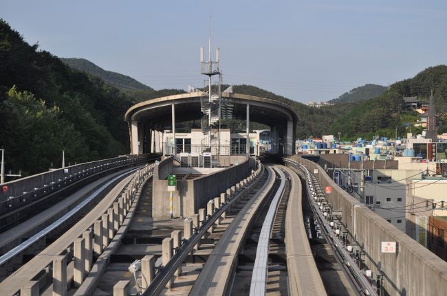 　次は東釜山大学駅です。<br />　釜山も、郊外に大学が移転してきているのでしょうか。