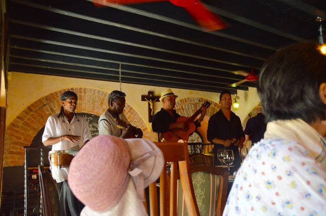 店に来るバンドもうまい。みんなリズム感がいい。