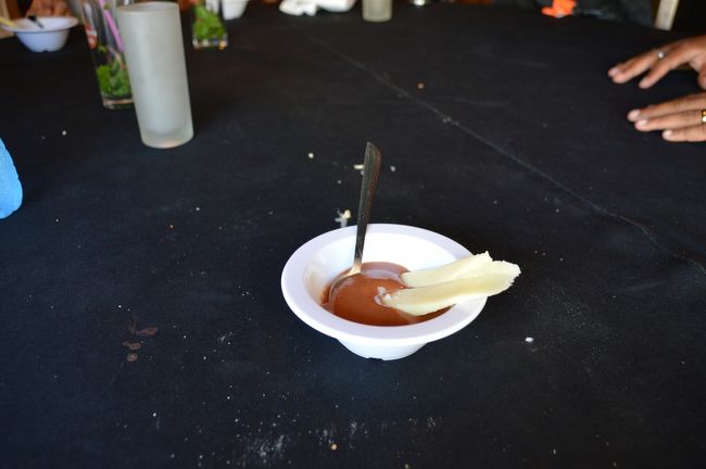 最後にスイーツ。すっきりとした甘さ。普通ツアーについてる食事は期待できないものだが、ここは最高。日本でも通用するのでは。