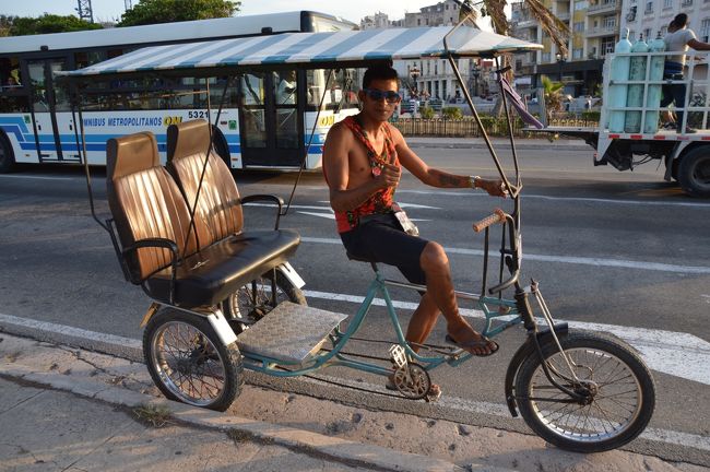 試しに乗ってブンタ要塞まで行ってみる。いくらと聞けば４CUC。裏通りを穴ぼこを避けながら行く。<br />降りるときもぼられることも無く、気持ちよく乗れた。