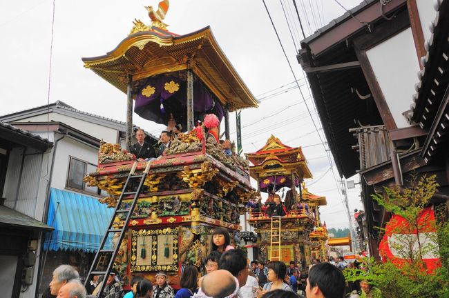 ちょうどこの日、5月3日（祝）は八尾八幡社春季祭礼 越中八尾曳山祭が開催されます。<br /><br />曳山祭はあまり調べていなくて、街並みや曳山展示館に行ければイイや！と思っていたのに、実際曳山が動いているのに出会うと感動モノです。<br /><br />予定を切り上げて見に来てよかった〜。<br />