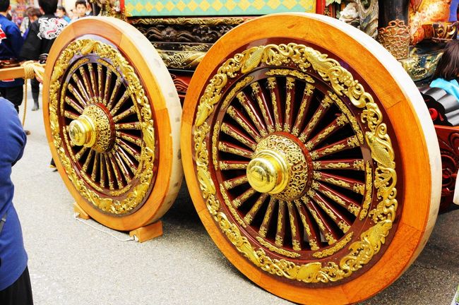 車輪に施された装飾がハンパなくキレイです。<br />