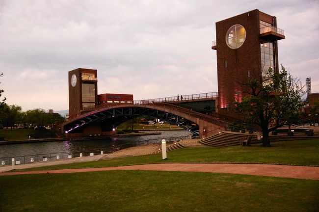 ライトアップされ、陽が落ちるともっとキレイです。