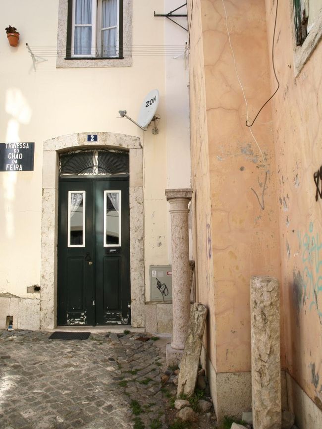 行き止まり<br /><br />ではなく、左に折れる道