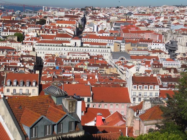 こちらもポルト同様に白い壁・茶色い屋根♪<br /><br />