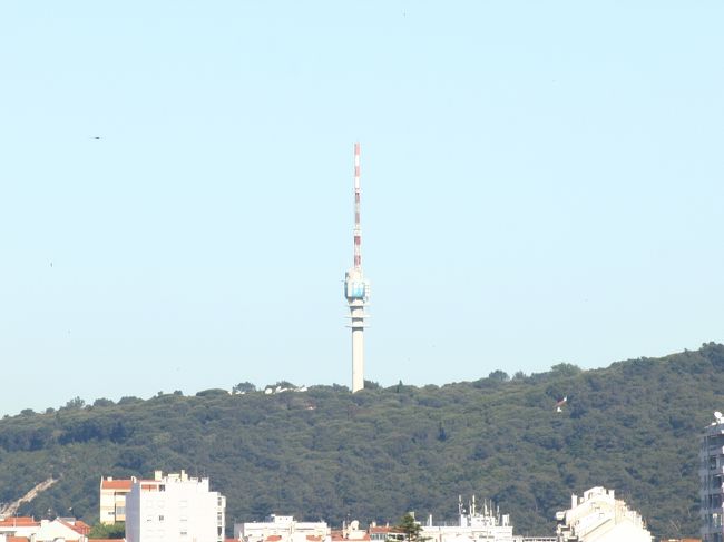 向こうの丘に電波塔でしょうか<br /><br />ソウルのソウルタワーみたい