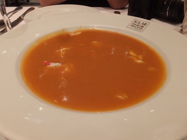 最初はエビのスープ<br /><br />エビの味が濃厚ｗ<br /><br />旨いです(^o^)