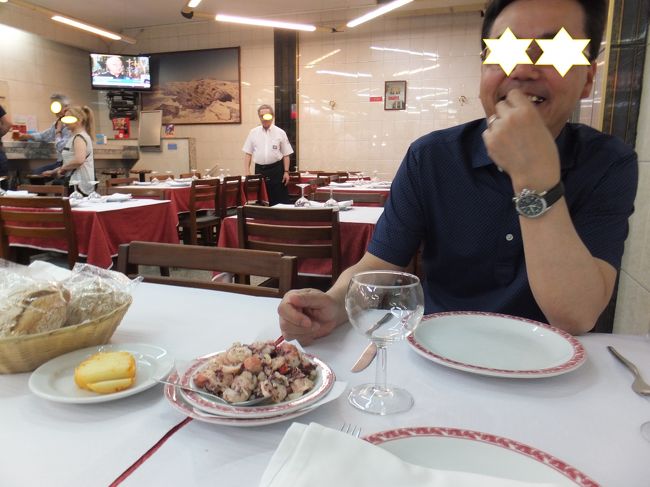 なんだか楽しそうな夫<br /><br />時間が少し早かったせいか、ウチら以外は１組だけだった<br /><br />後からドヤドヤ来たけどね