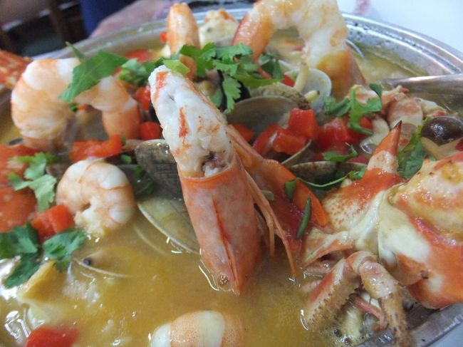 カニ、エビ、アサリ、その他多数<br /><br />本当においしかったです<br /><br />ごちそうさまでした！<br /><br />これで二人で５０ユーロ弱は安いんじゃぁないでしょうか( ^^)