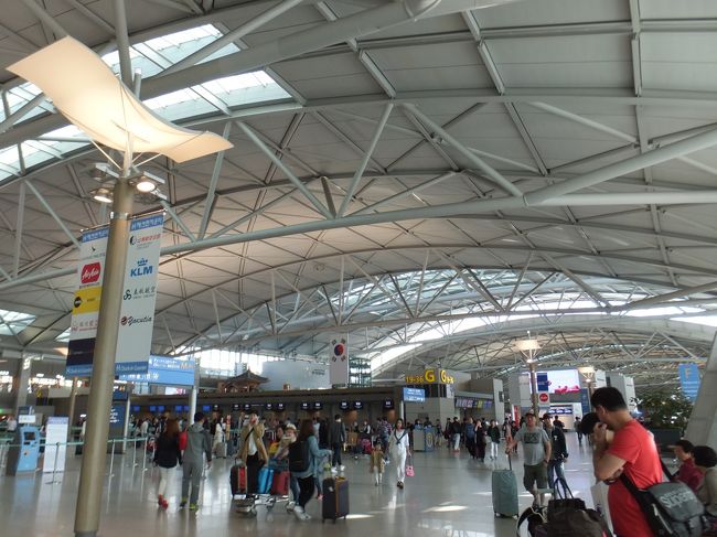 やっと着いたよ韓国( ｀ー´)ノ<br /><br />韓国→日本は、それまでのチケットとは買ったとこが違うんで、一度イミグレを通り韓国に入国するのだ<br /><br />その後、JALでチェックインし出国<br /><br />時間があれば、遊んで帰りたいわぁ