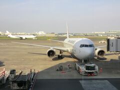 6:30
おはようございます。
「母と同行二人.四国遍路の旅」当日です。
まず、羽田空港にやって来ました。
