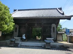 87番札所.長尾寺 11:35-12:05
1277年前の天平11年(739年)当地来錫した行基菩薩は、霊夢を感じ楊柳で本尊を刻み安置。
弘法大師巡錫の砌、供養塔を建立し、護摩秘法を祈念しました。