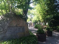 船堀街道を新小岩方面に向かって少し歩くと
「行船公園」があります。