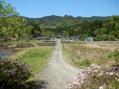 2016.05.01　矢岳
矢岳駅前はのどかな風景が広がっていた。