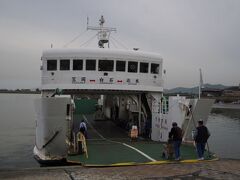 北木島から途中白石島を経由し約1時間で笠岡に到着しました。乗ってきた船はすぐの折り返しで、乗客を乗せて出港ました。