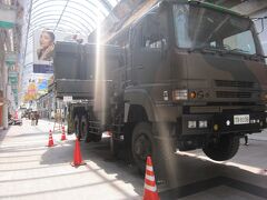 宇都宮市内ではこの日､自衛隊グリーンフェスタが行われており､オリオン通りでも自衛隊車両の展示の準備が着々と行われていました｡