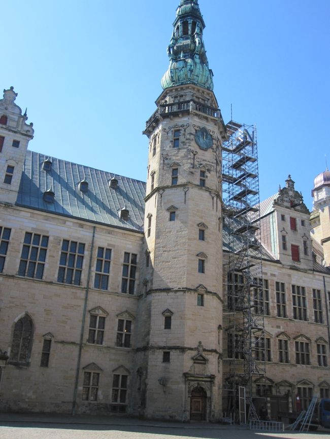 クロンボー城内。