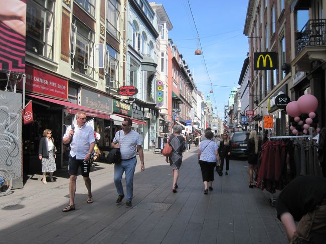 市庁舎近くの街歩きです。