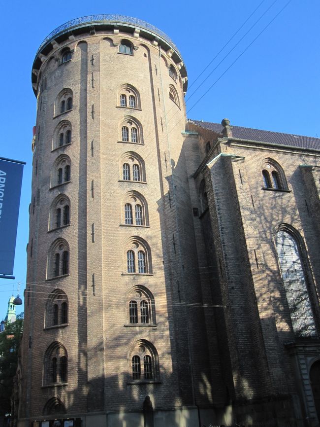 目指したラウンドタワーです。<br /><br />塔の上から街が一望できました。