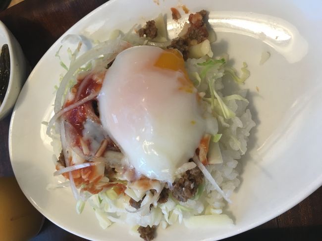 おかわりバイキングは、自分で作るタコライス。<br />美味しかった！