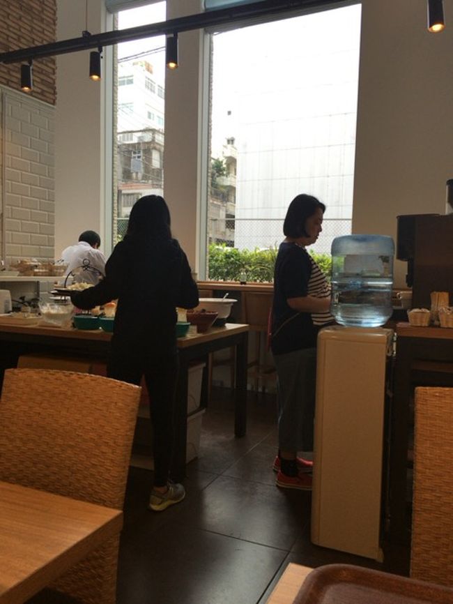 きれいなカフェ。