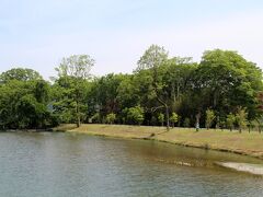小川町を流れる槻川の対岸に公園があったので立ち寄ってみます。
