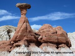 トードストゥール(The Toadstool)

国道89号線(U.S. Route 89)沿いに車を止め、数百mのトレイルの先にあるキノコ(Toadstool)の形をした土柱(hoodoo)です。


トードストゥール：http://www.blm.gov/ut/st/en/fo/grand_staircase-escalante/Recreation/hiking___backpacking/Toadstools.html
国道89号線：https://en.wikipedia.org/wiki/U.S._Route_89
土柱：https://ja.wikipedia.org/wiki/%E5%9C%9F%E6%9F%B1