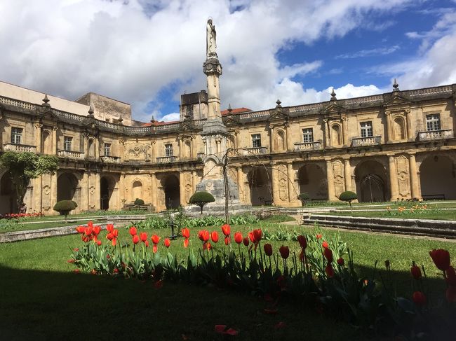 サンタクララ修道院の中庭