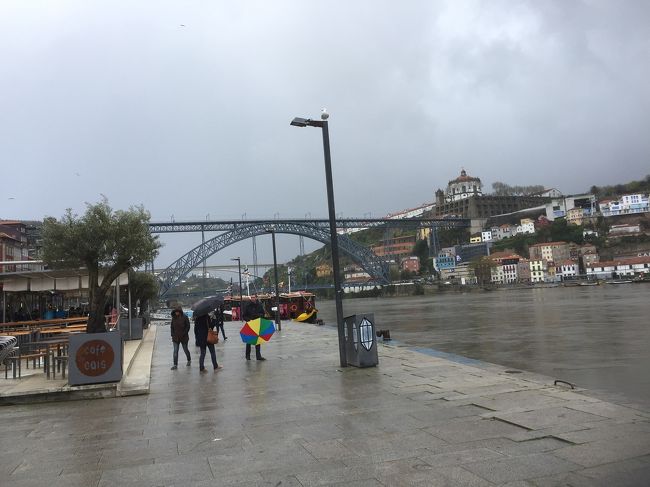 ポルト  ポルトガル第二の都市  湾岸都市<br />ポートワインで有名