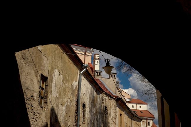 ヴィリニュス国際空港から2番の市バスでヴィリニュス駅へ。<br />そこから少し歩いて旧市街へ向かいます。