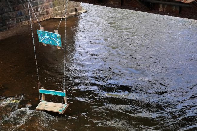 ウジュピス共和国へ潜入です。