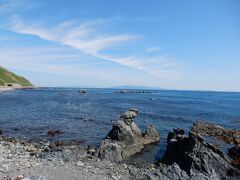 松前を後に、函館を目指します。

白神岬で小休憩（松前からすぐだけど）。

津軽海峡です。美しいね。