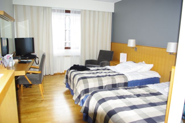 コンフォートツインはこんな感じ。<br />ヨーロッパのホテルにしては、珍しくバスタブがありました。<br /><br />アメニティーは必要最低限な感じ。<br />まあ、充分です。